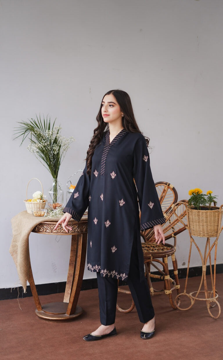 AISLING 3PC Dhanak suit with Embroidered Shawll