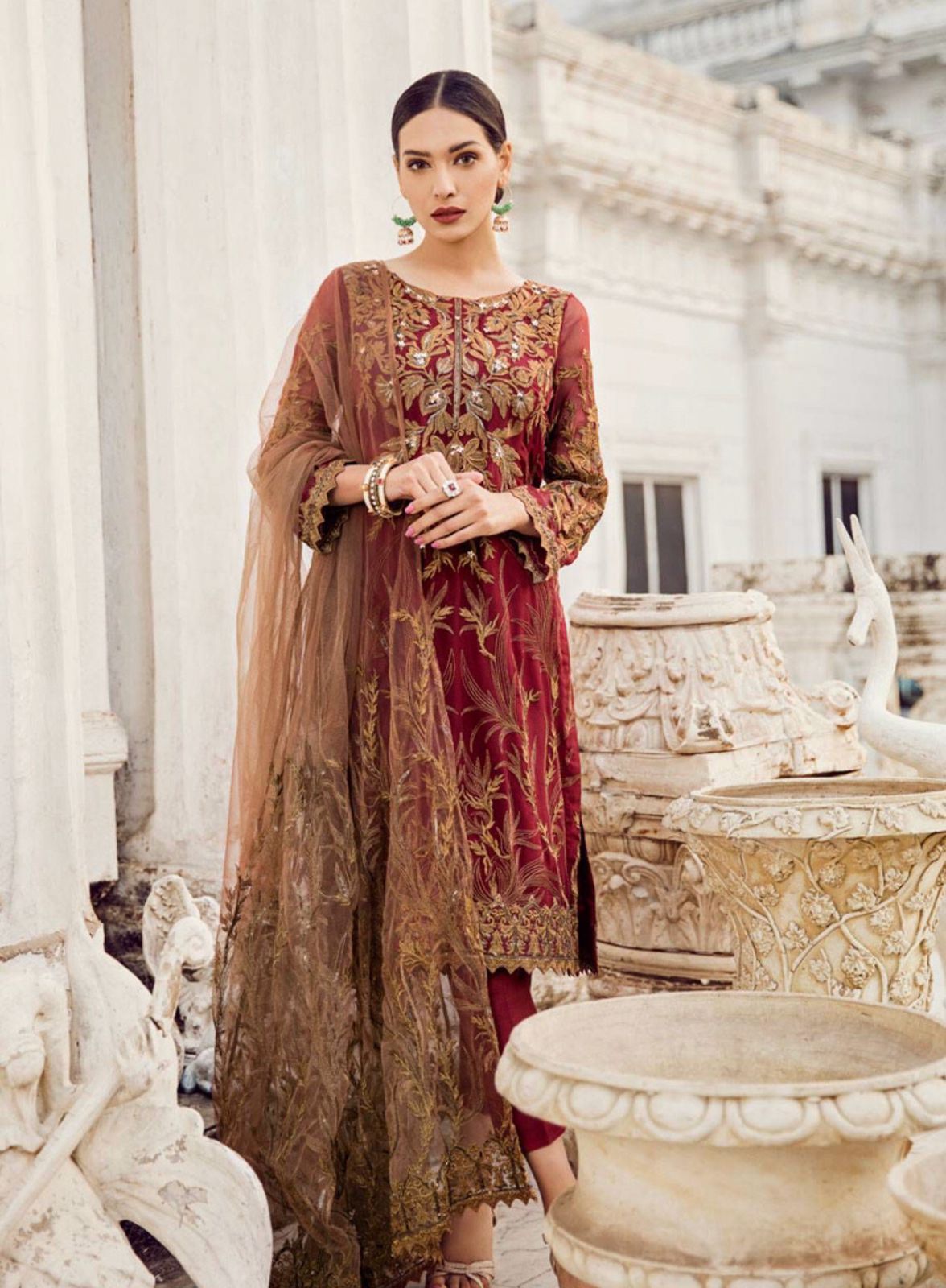 Brand Name :IZNIK Fabric :Chiffon suit with heavy Embroidery